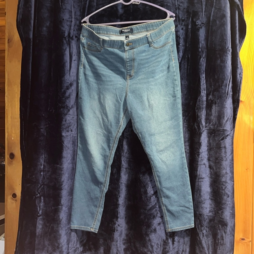 Women’s Isaac Mizrahi stretch jeans